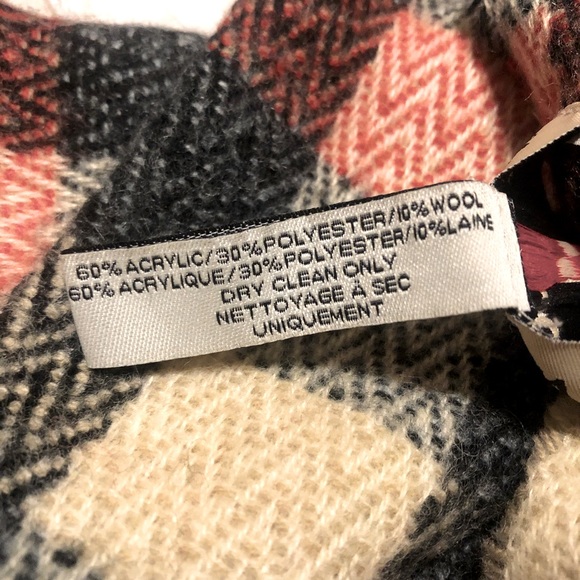 Scraf - Picture 8 of 8